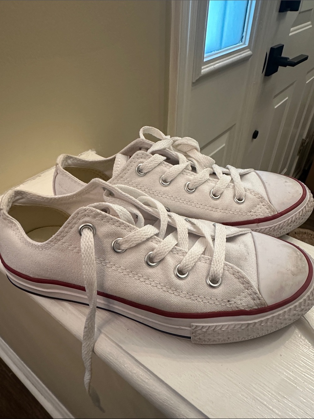 Converse White Canvas Kids Sneakers with Red Trim - Picture 4 of 6